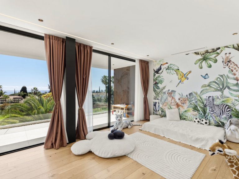 Villa for Sale in Marbella, Malaga 9