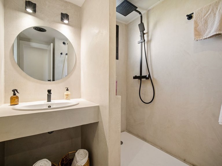 Apartment for Sale in Marbella, Malaga, Nueva Andalucia 17