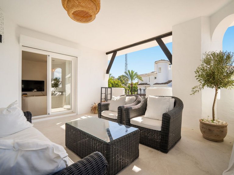 Apartment for Sale in Marbella, Malaga, Nueva Andalucia 21