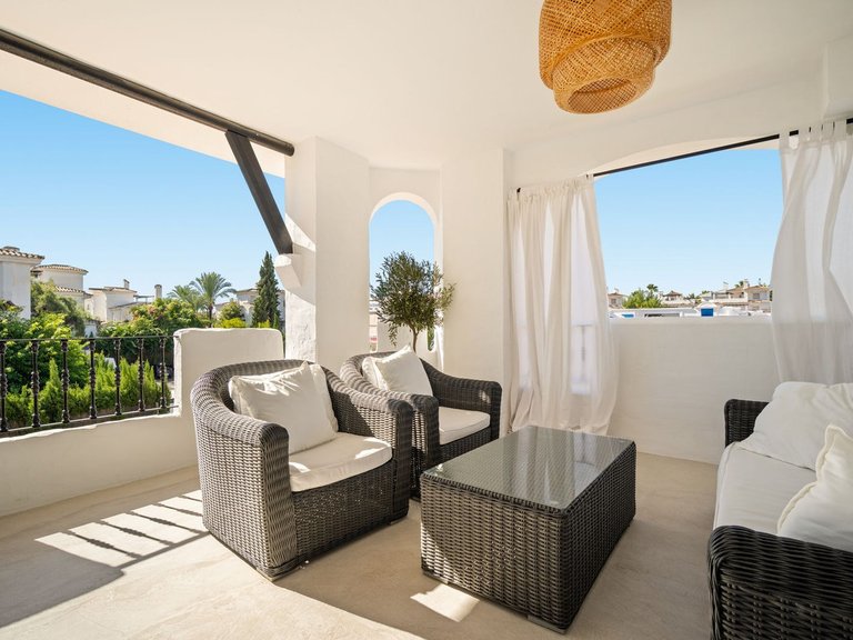 Apartment for Sale in Marbella, Malaga, Nueva Andalucia 1