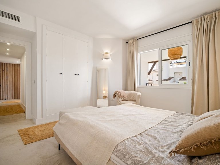Apartment for Sale in Marbella, Malaga, Nueva Andalucia 13