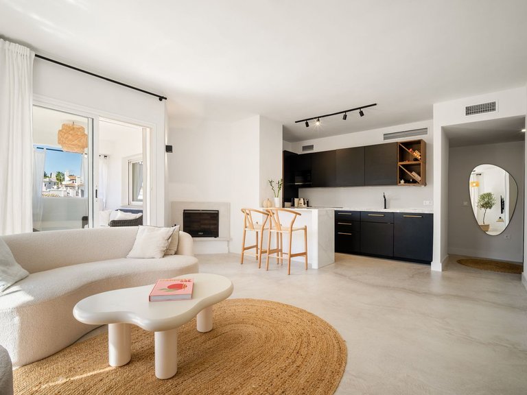 Apartment for Sale in Marbella, Malaga, Nueva Andalucia 5