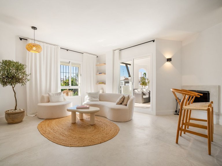 Apartment for Sale in Marbella, Malaga, Nueva Andalucia 4