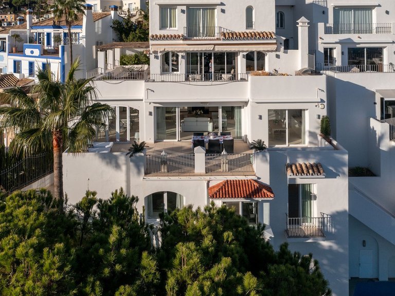 Town House for Sale in Benahavis, Malaga 17