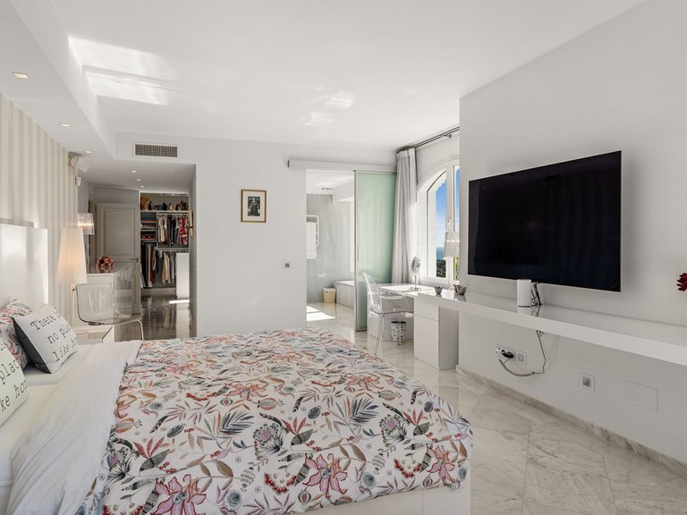Town House for Sale in Benahavis, Malaga 14