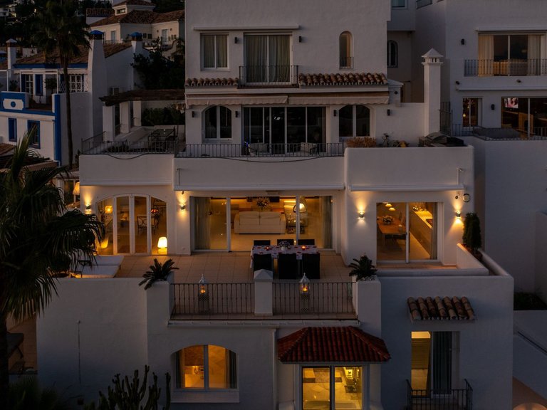 Town House for Sale in Benahavis, Malaga 26