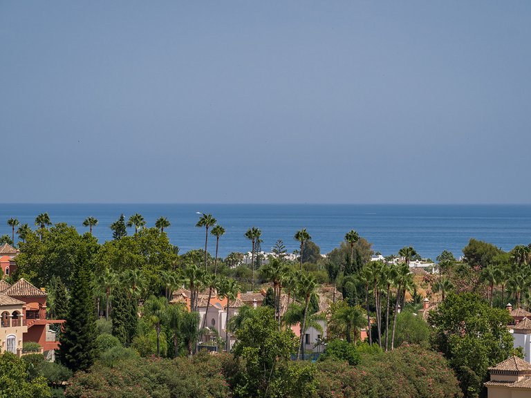 Penthouse for Sale in Marbella, Malaga, Nueva Andalucia 42