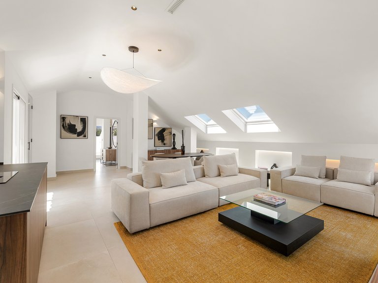 Penthouse for Sale in Marbella, Malaga, Nueva Andalucia 5