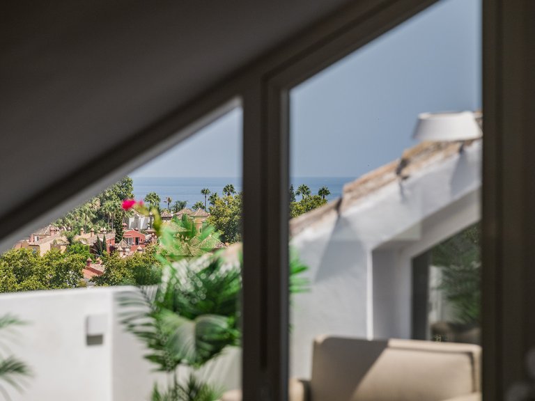 Penthouse for Sale in Marbella, Malaga, Nueva Andalucia 38