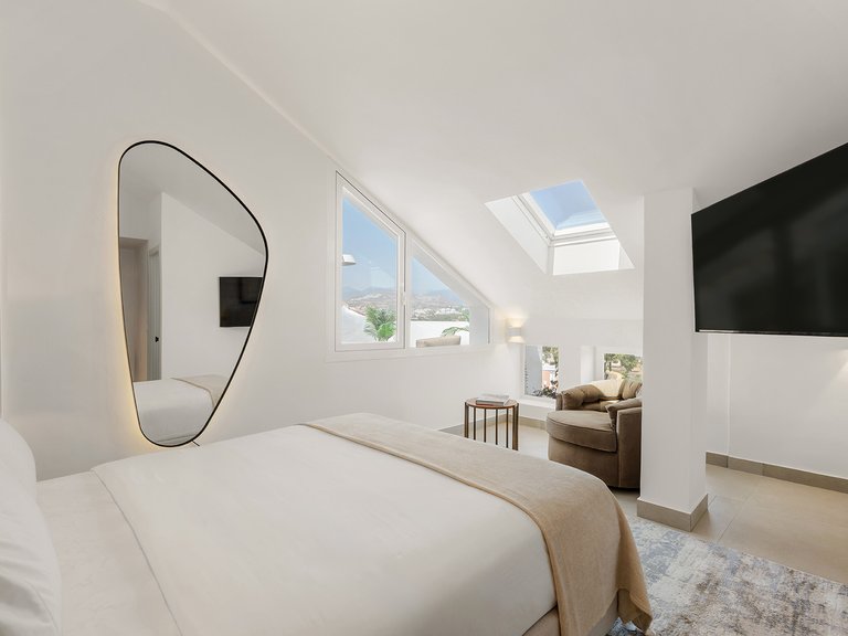 Penthouse for Sale in Marbella, Malaga, Nueva Andalucia 12