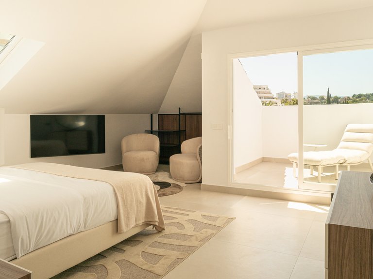 Penthouse for Sale in Marbella, Malaga, Nueva Andalucia 30