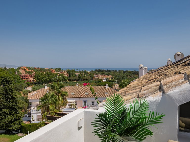 Penthouse for Sale in Marbella, Malaga, Nueva Andalucia 29