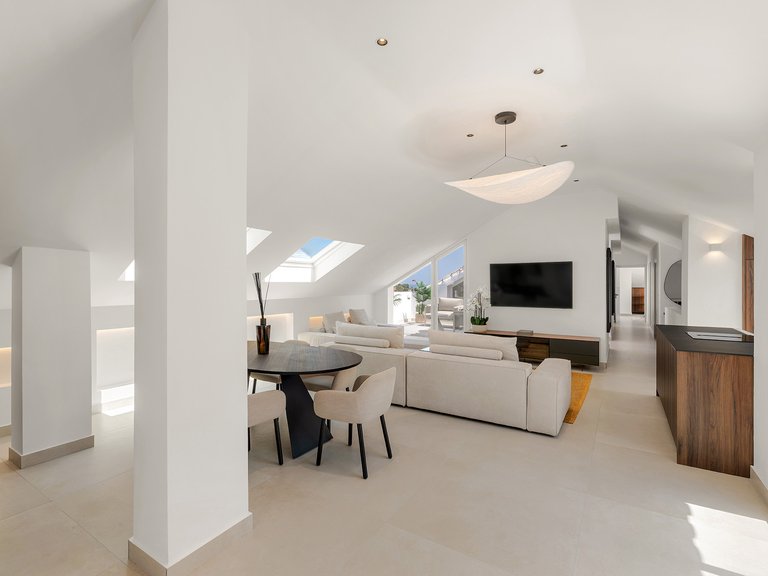 Penthouse for Sale in Marbella, Malaga, Nueva Andalucia 25
