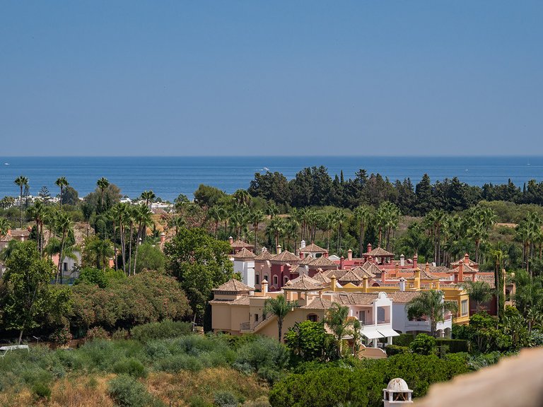 Penthouse for Sale in Marbella, Malaga, Nueva Andalucia 40