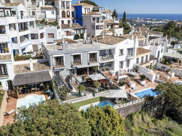 Town House for Sale in Benahavis, Malaga, La Heredia 2