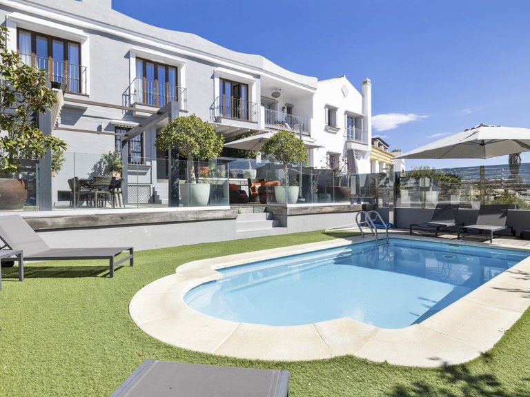 Town House for Sale in Benahavis, Malaga, La Heredia 1