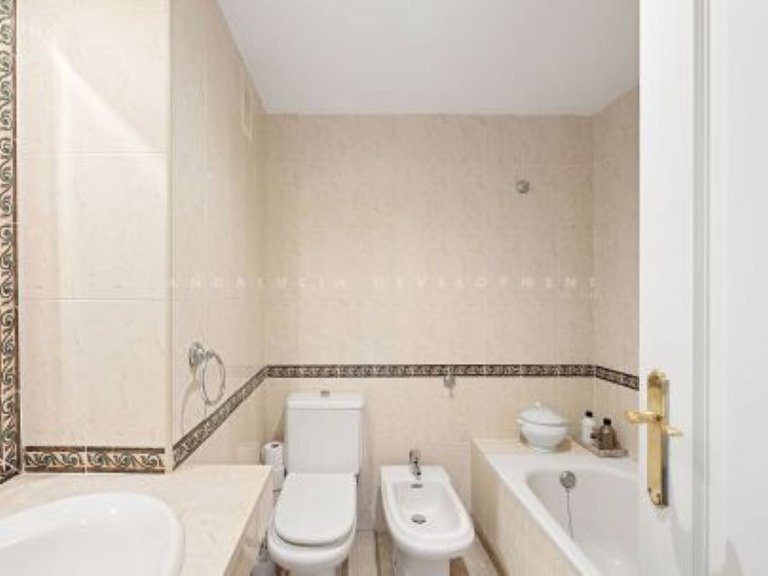 Apartment for Sale in Marbella, Malaga, Nueva Andalucia 10