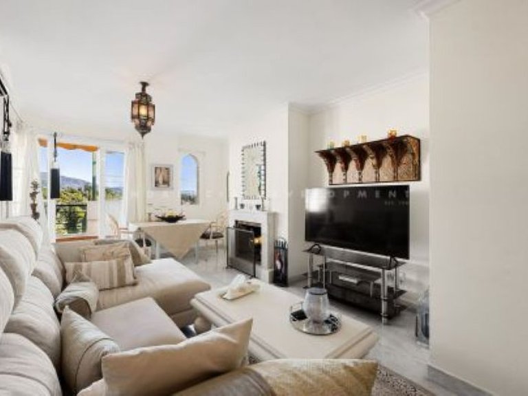Apartment for Sale in Marbella, Malaga, Nueva Andalucia 5