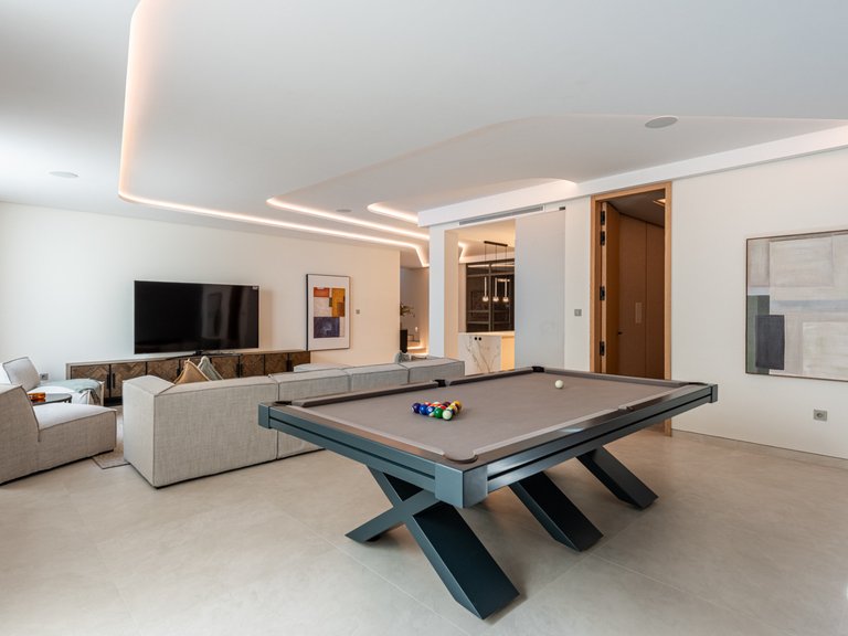 Villa for Sale in Marbella, Malaga, Nueva Andalucia 52