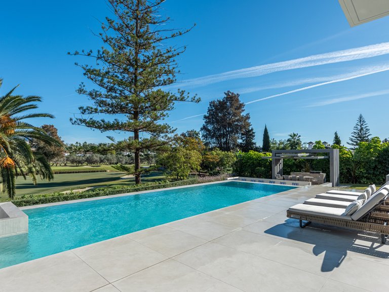 Villa for Sale in Marbella, Malaga, Nueva Andalucia 45