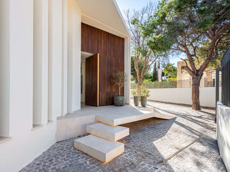 Villa for Sale in Marbella, Malaga, Nueva Andalucia 39