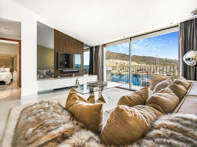 Penthouse for Sale in Marbella, Malaga, Marbella - Puerto Banus 11