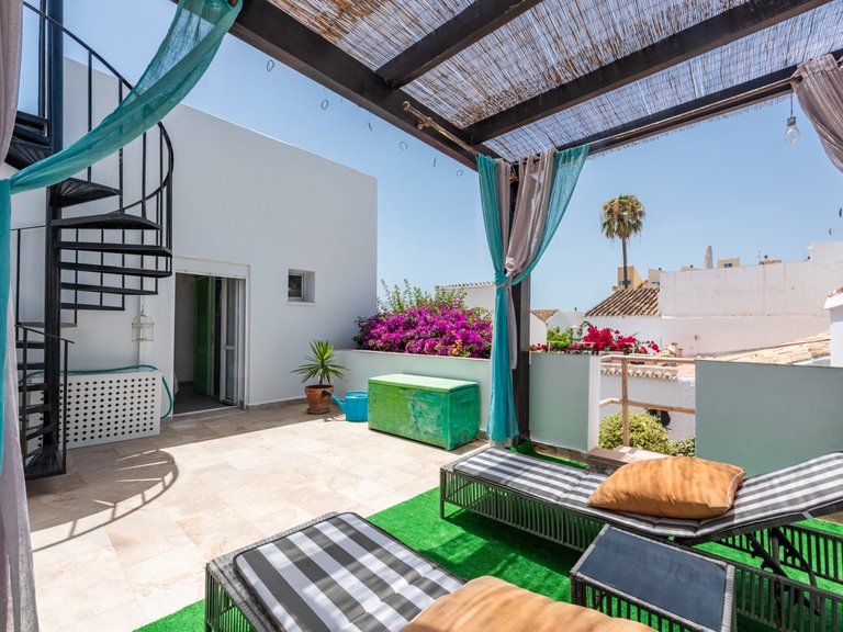 Beachfront Mediterranean Townhouse in El Pirata – New Golden Mile, Estepona 13