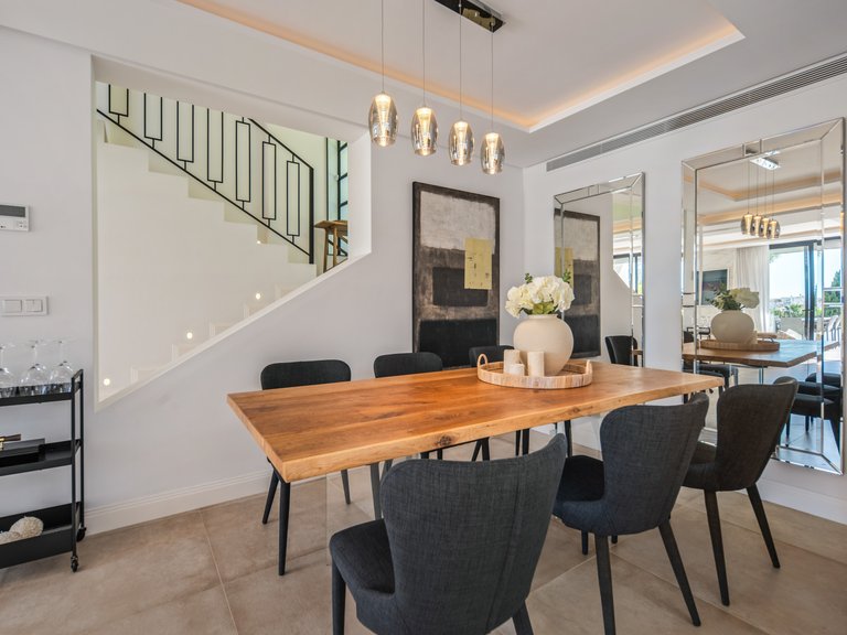 Villa for Sale in Marbella, Malaga, Nueva Andalucia 14