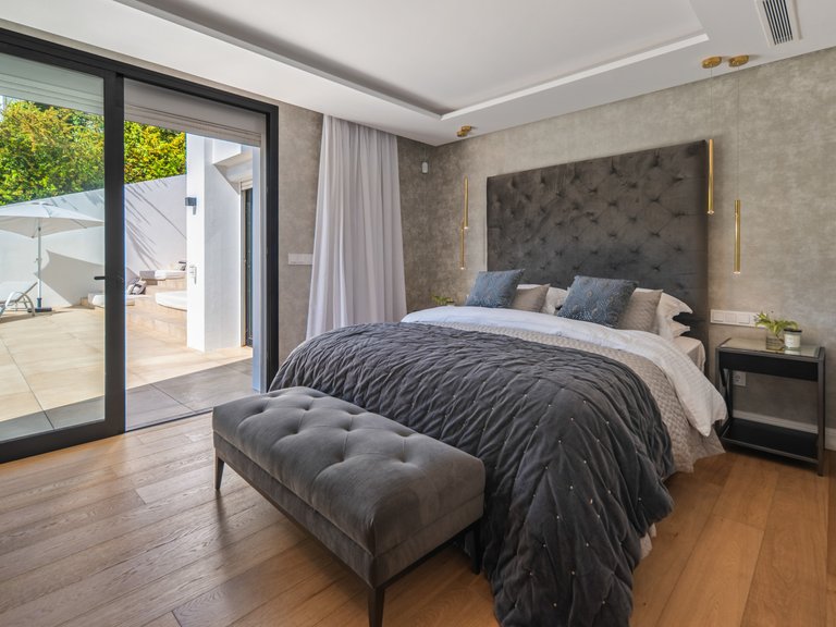 Villa for Sale in Marbella, Malaga, Nueva Andalucia 24