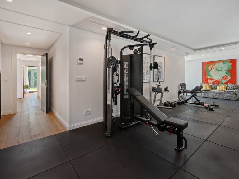 Villa for Sale in Marbella, Malaga, Nueva Andalucia 34