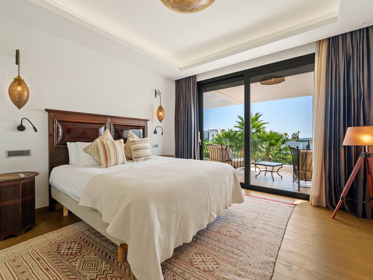 Villa for Sale in Marbella, Malaga, Nueva Andalucia 21