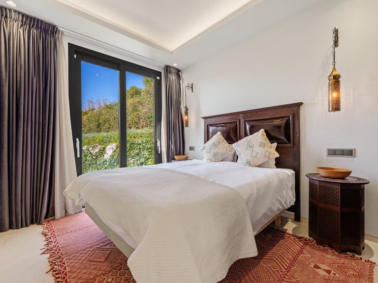 Villa for Sale in Marbella, Malaga, Nueva Andalucia 17