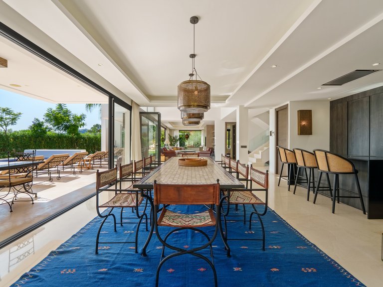 Villa for Sale in Marbella, Malaga, Nueva Andalucia 26