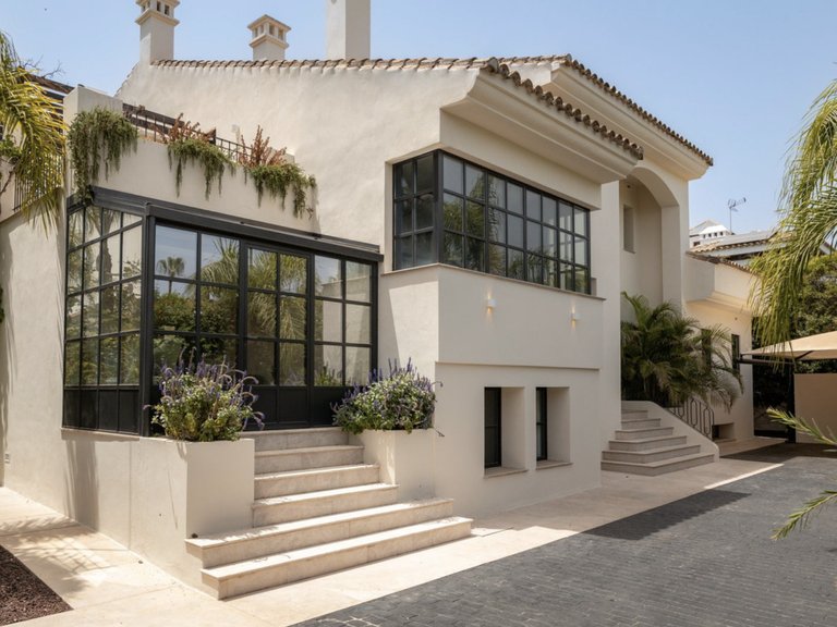 Detached Villa For Sale In San Pedro 24