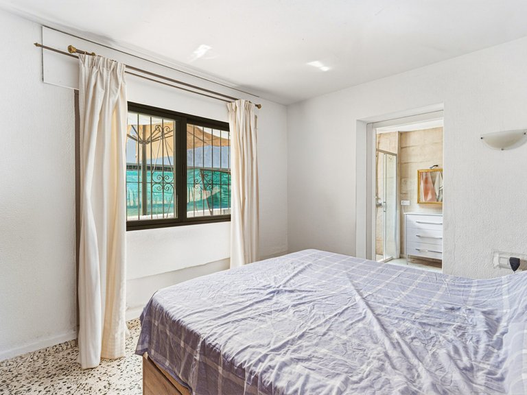 Villa for Sale in Marbella, Malaga, Nueva Andalucia 4
