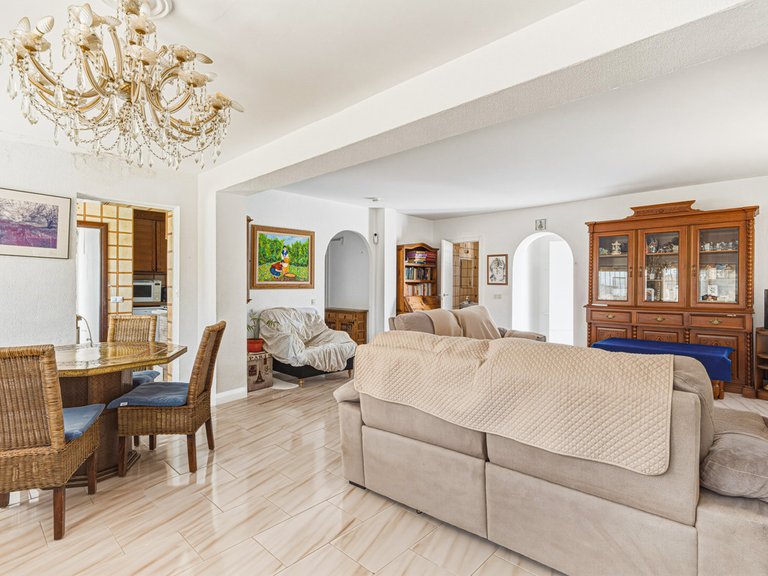 Villa for Sale in Marbella, Malaga, Nueva Andalucia 17
