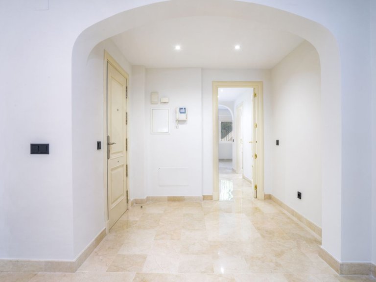 Apartment for Sale in Marbella, Malaga, Marbella Golden Mile 15