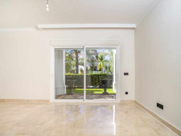 Apartment for Sale in Marbella, Malaga, Marbella Golden Mile 6