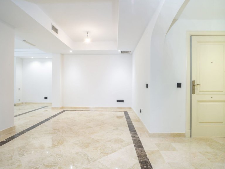 Apartment for Sale in Marbella, Malaga, Marbella Golden Mile 11