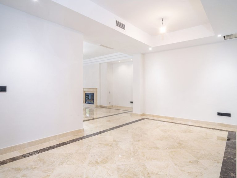 Apartment for Sale in Marbella, Malaga, Marbella Golden Mile 12