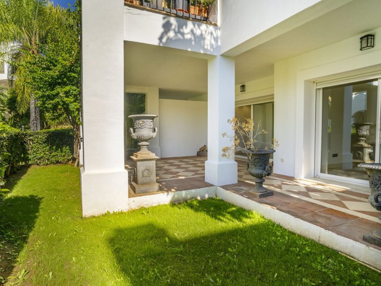 Apartment for Sale in Marbella, Malaga, Marbella Golden Mile 5