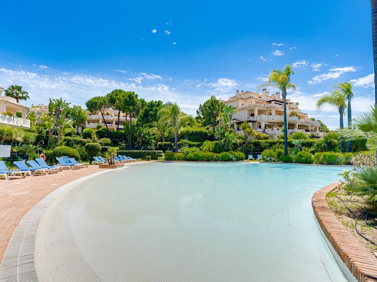 Apartment for Sale in Benahavis, Malaga, Los Capanes del Golf 13
