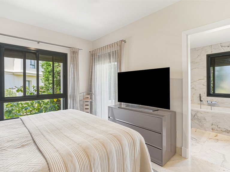 Apartment for Sale in Benahavis, Malaga, Los Capanes del Golf 9