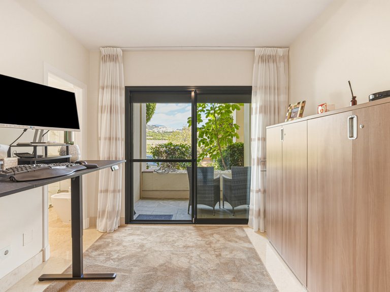 Apartment for Sale in Benahavis, Malaga, Los Capanes del Golf 15