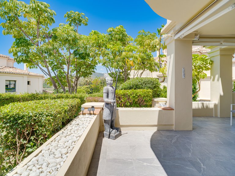 Apartment for Sale in Benahavis, Malaga, Los Capanes del Golf 11