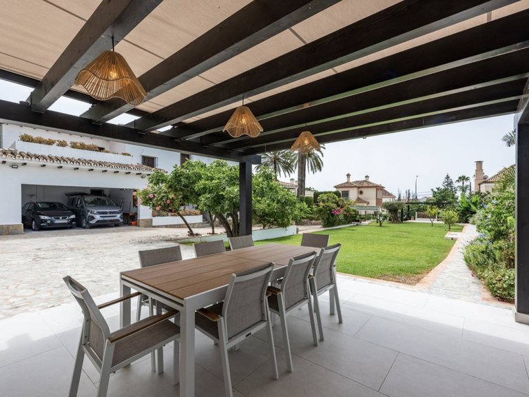 Elegante Andalusische Villa auf einem privaten Grundstück von über 2.000 m² im Herzen von San Pedro 7