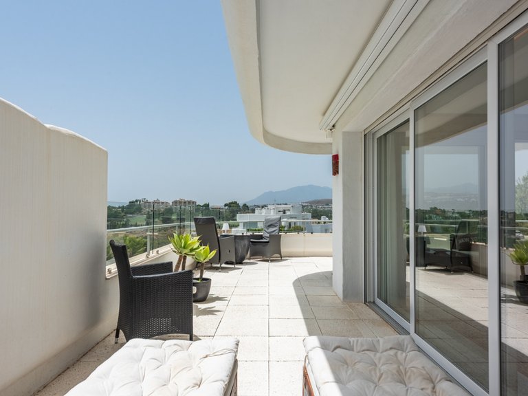 Middle Floor Apartment For Sale In Guadalmina Alta 20