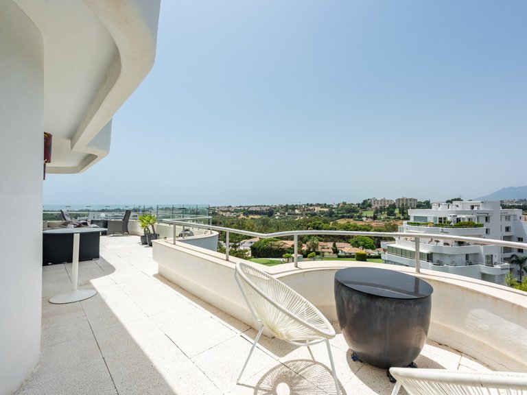 Middle Floor Apartment For Sale In Guadalmina Alta 16