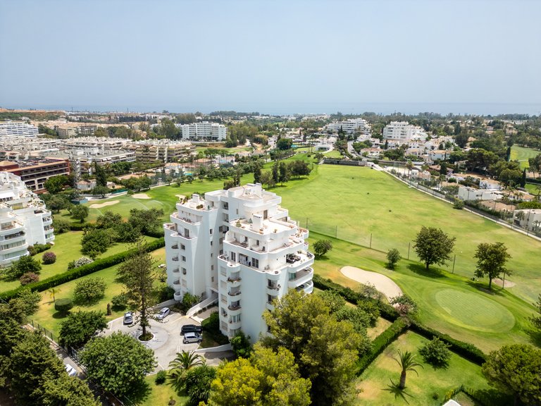 Middle Floor Apartment For Sale In Guadalmina Alta 1