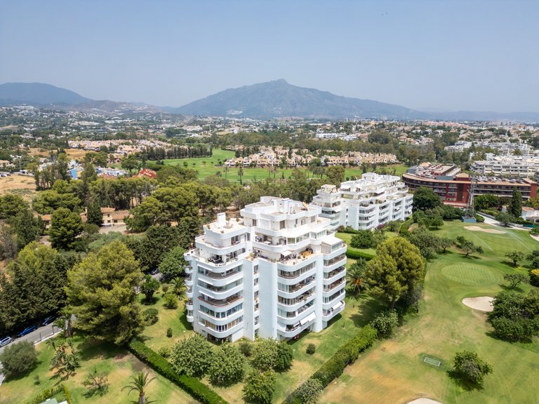 Middle Floor Apartment For Sale In Guadalmina Alta 30